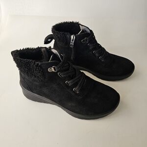 Bzees Black Suede Warm Cozy Comfort Ankle Booties Lightweight 6